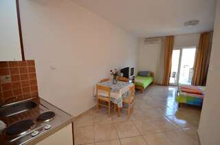 Апартаменты Apartments Djurovic Котор Номер-студио с балконом и видом на море (для 3 взрослых)-12