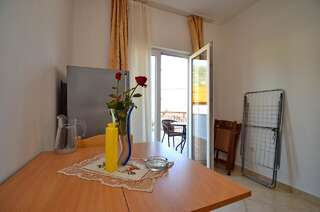 Апартаменты Apartments Djurovic Котор Апартаменты с 1 спальней, балконом и видом на море (для 3 взрослых)-11