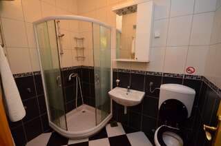 Апартаменты Apartments Djurovic Котор Номер-студио с балконом и видом на море (для 3 взрослых)-14